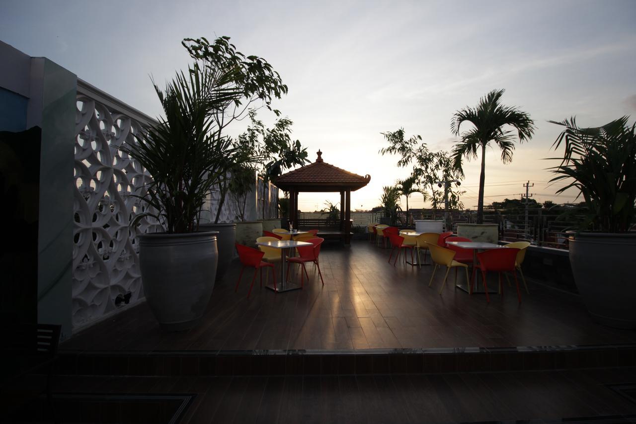 Forriz Hotel Jogyakarta Zewnętrze zdjęcie