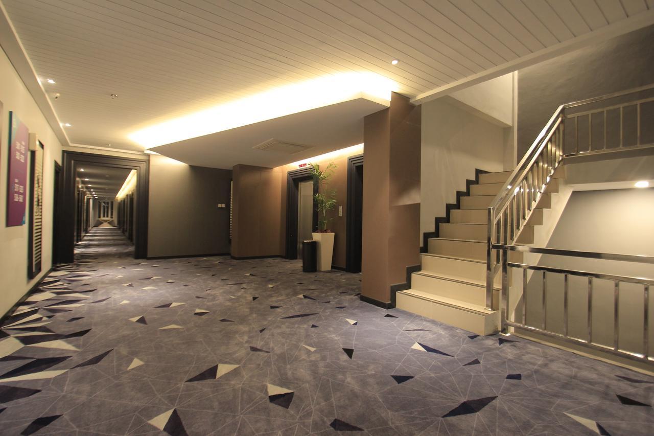 Forriz Hotel Jogyakarta Zewnętrze zdjęcie